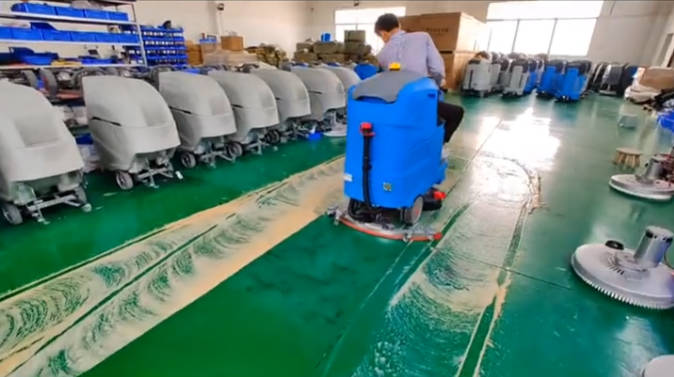 哈尔滨2023年还在用人工的物业保洁不妨试试洗地机吧